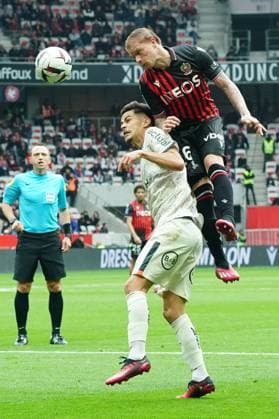 Melvin Bard (OGC Nice) - Romain Faivre (FC Lorient) FOOTBALL : OGC Nice vs FC Lorient - Ligue 1 Uber Eats - Nice - 19 03 2023 NorbertScanella Panoramic 