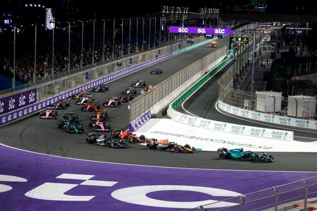 Start, 14 Fernando Alonso ESP, Aston Martin Aramco Cognizant F1 Team , 11 Sergio Perez MEX, Oracle Red Bull Racing , 63 George Russell GBR, Mercedes AMG Petronas F1 Team , 55 Carlos Sainz ESP, Scuderia Ferrari , F1 Grand Prix of Saudi Arabia at Jeddah Corniche Circuit on March 19, 2023 in Jeddah, Saudi Arabia Photo by HOCH ZWEI Jeddah Saudi Arabia