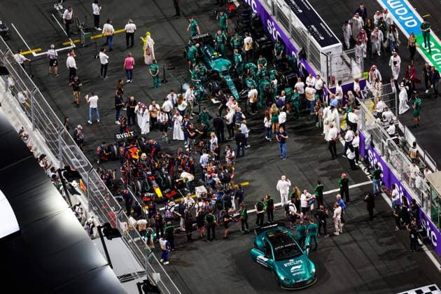 Starting grid: FIA Aston Martin Safety Car, 11 PEREZ Sergio (mex), Red Bull Racing RB19, 14 ALONSO Fernando (spa), Aston Martin F1 Team AMR23, during the Formula 1 STC Saudi Arabian Grand Prix 2023, 2nd round of the 2023 Formula One World Championship, WM, Weltmeisterschaft from March 17 to 19, 2023 on the Jeddah Corniche Circuit, in Jeddah, Saudi Arabia - F1 - SAUDI ARABIAN GRAND PRIX 2023 - RACE DPPI Panoramic 20230319_GOOD0776