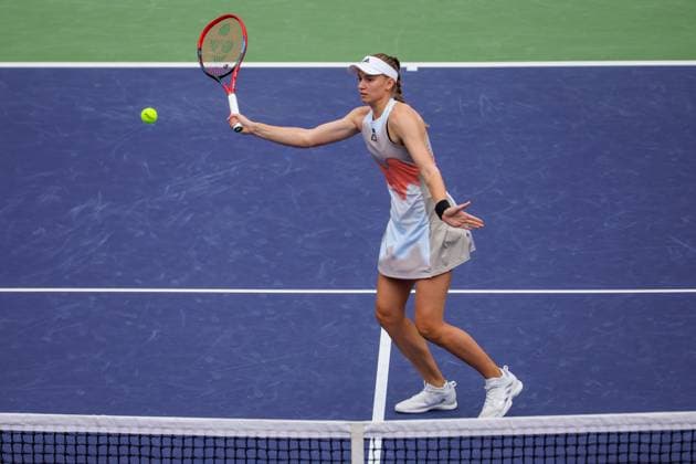 INDIAN WELLS, CA - MARCH 19: Elena Rybakina (KAZ) hits a volley during the BNP Paribas Open on March 19, 2023 at the Indian Wells Tennis Garden in Indian Wells, CA. (Photo by George Walker Icon Sportswire) TENNIS: MAR 19 BNP Paribas Open Icon230319002