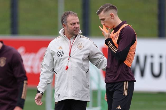 Frankfurt am Main, DFB Campus, 21 03 2023, football DFB national team training, f l national coach Hans Dieter Hansi Flick, Nico Schlotterbeck Frankfurt am Main DFB Campus Hesse Germany