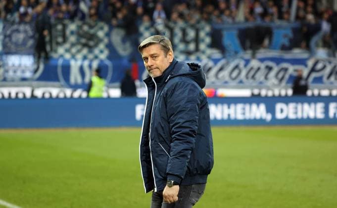 17.03.23 1. FC Heidenheim - Karlsruher SC Deutschland, Heidenheim, 17.03.2023, Fussball, 2. Bundesliga, 1. FC Heidenheim - Karlsruher SC: Oliver Kreuzer (Sportdirektor Karlsruher SC). *** 17 03 23 1 FC Heidenheim Karlsruher SC Germany, Heidenheim, 17 03 2023, Football, 2 Bundesliga, 1 FC Heidenheim Karlsruher SC Oliver Kreuzer Sports Director Karlsruher SC