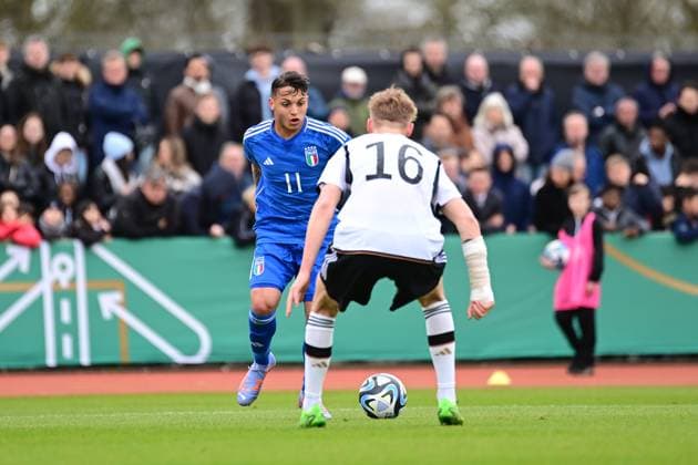 Soccer I U 19 Juniors I Season 2022 2023 I European Championship Qualification I Germany U 19 Italy U 19 I 22 03 2023 Luca D Andrea 11, Italy U 19 vs Tom Rothe 16, Germany U 19 Bremen Weserstadion Platz 11 Bremen Germany Copyright: xLobeca FelixxSchlikisx