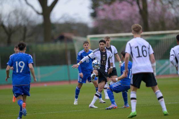 GER, EMQ U19, Germany GER vs Italy ITA 22 03 2023, Place 11, Bremen, GER, EMQ U19, Germany GER vs Italy ITA in picture Muhammed Damar U19 GER 10 Luca D Andrea U19 ITA 11 nordphotoxGmbHxx xKokenge nph00001