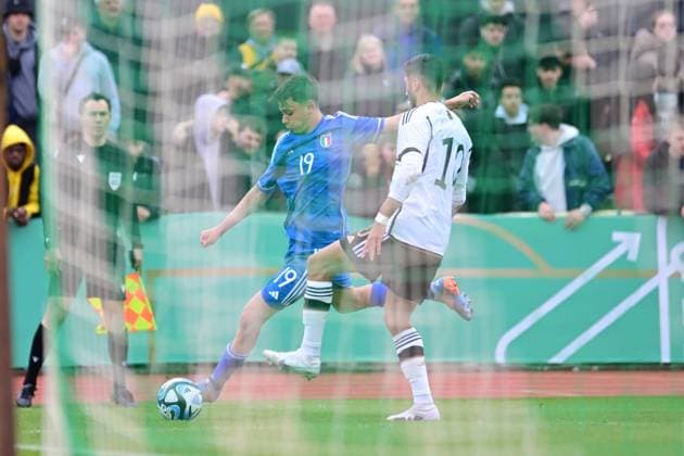 Soccer I U 19 Juniors I Season 2022 2023 I European Championship Qualification I Germany U 19 Italy U 19 I 22 03 2023 Shot Niccolo Pisilli 19, Italy U 19 against Muhammed Damar 10, Germany U 19 Bremen Weserstadion Place 11 Bremen Germany Copyright: xLobeca FelixxSchlikisx