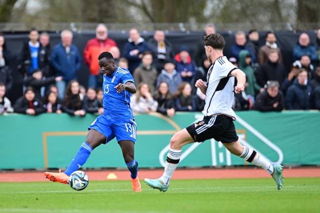 Soccer I U 19 Juniors I Season 2022 2023 I European Championship Qualification I Germany U 19 Italy U 19 I 22 03 2023 Shot by Michael Olabode Kayode 13, Italy U 19 , which is blocked by Linus Gechter 4, Germany U 19 Bremen Weserstadion Platz 11 Bremen Germany Copyright: xLobeca FelixxSchlikisx