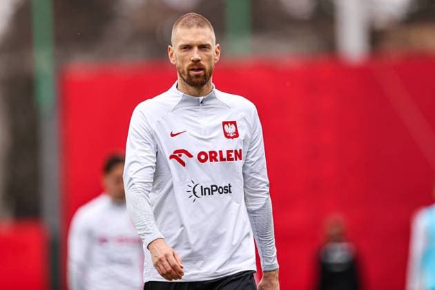 22.03.2023 WARSZAWA BOISKO TRENINGOWE LEGII, LAZIENKOWSKA PILKA NOZNA (FOOTBALL) ZGRUPOWANIE REPREZENTACJI POLSKI TRENING REPREZENTACJI POLSKI NZ BARTOSZ SALAMON FOTO LUKASZ GROCHALA CYFRASPORT NEWSPIX.PL --- Newspix.pl POLAND OUT!  20230322CSLG0116