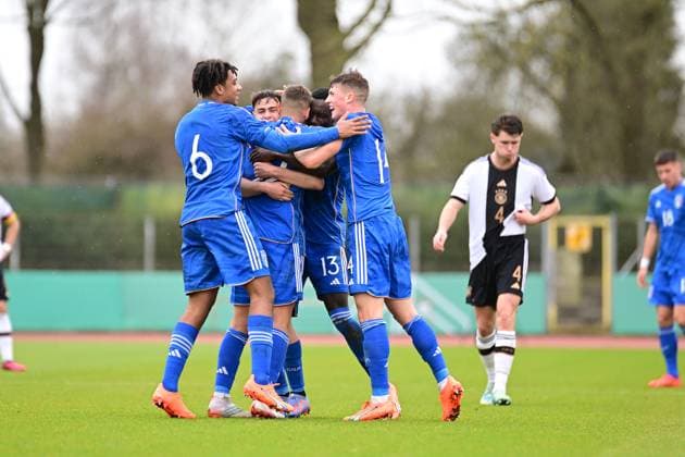Soccer I U 19 Juniors I Season 2022 2023 I European Championship Qualification I Germany U 19 Italy U 19 I 22 03 2023 Cheers, enthusiasm, euphoria, joy, happiness, cheerfulness at Italy U 19 , on the right you can still see the disappointed Linus Gechter 4, Germany U 19 Bremen Weserstadion Platz 11 Bremen Germany Copyright: xLobeca FelixxSchlikisx