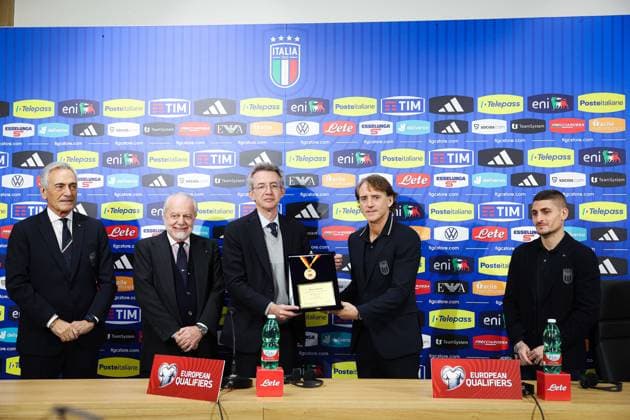 Foto Alessandro Garofalo LaPresse 22 marzo 2023 Napoli, calcio Italia vs Inghilterra - qualificazione campionato europeo 2024 - stadio Diego Armando Maradona conferenza stampa Italia Nella foto: Aurelio De Laurentiis Presidente (SSC Napoli);, Gabriele Gravina presidente FGIC, Gaetano Manfredi Sindaco di Napoli, Roberto Mancini, Marco Verratti March 22, 2023 Napoli, soccer sport Italy vs England - European Championship, EM, Europameisterschaft qualification 2024 - Diego Armando Maradona stadium Italy press conference, PK, Pressekonferenz In the picture: Aurelio De Laurentiis Presidente (SSC Napoli);, Gabriele Gravina presidente FGIC, Gaetano Manfredi Sindaco di Napoli, Roberto Mancini, Marco Verratti  Copyright: xAlessandroxGarofalo LaPressex