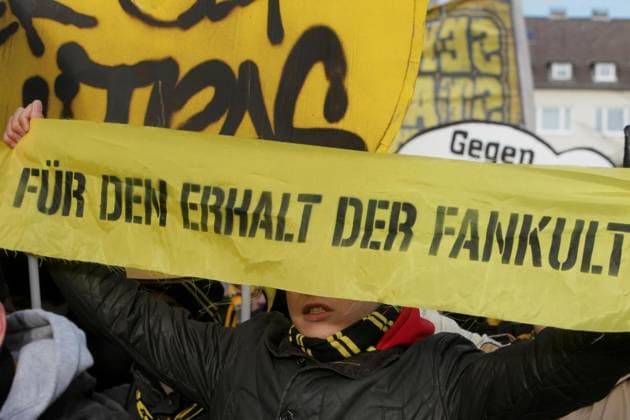 <p>Samstag, 8. Dezember 2012 - In Dortmund demonstrierten nach Polizeiangaben bis zu 2.200 Fußballfans für den Erhahlt der Fankultur. Deutschland Nordrhein-Westfalen Dortmund Copyright: MichaelxPrintzx xWAZxFotopool