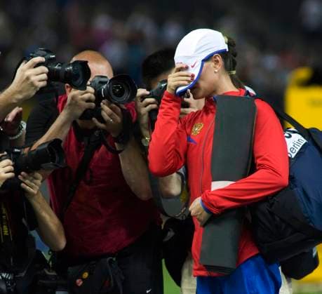 Berlin, Germany. Russian athlete Yelena Isinbaeva loses during the pole vault final event during the 2009 World Championships. Robert Maximov TASS  57587670