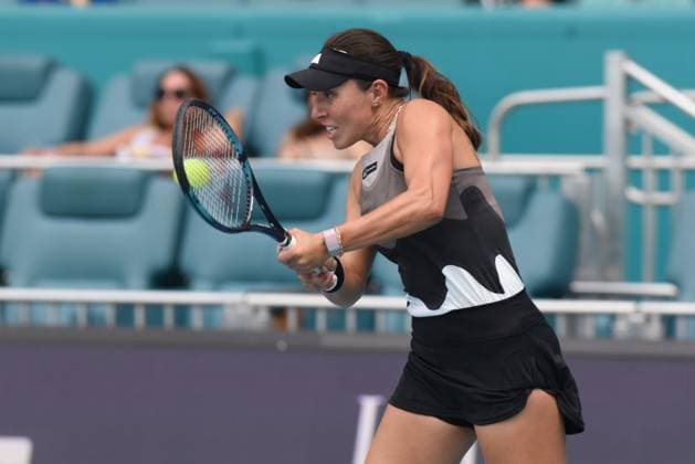 MIAMI GARDENS, FL - MARCH 23: Jessica Pegula (USA) hits a backhand, during her second round match of the Miami Open on March 23, 2023 at Hard Rock Stadium in Miami Gardens, Florida. (Photo by Michele Eve Sandberg Icon Sportswire) TENNIS: MAR 23 Miami Open Icon2303231550