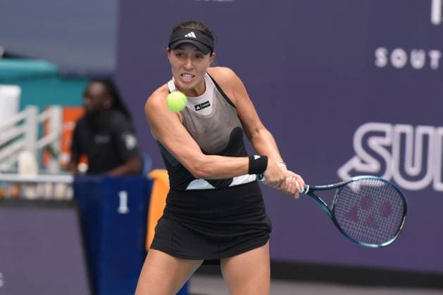 MIAMI GARDENS, FL - MARCH 23: Jessica Pegula (USA) hits a backhand, during her second round match of the Miami Open on March 23, 2023 at Hard Rock Stadium in Miami Gardens, Florida. (Photo by Michele Eve Sandberg Icon Sportswire) TENNIS: MAR 23 Miami Open Icon2303231562