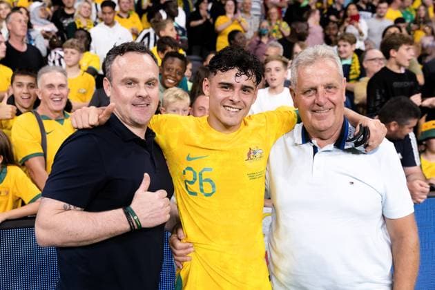Sport Themen der Woche KW12 SYDNEY, AUSTRALIA - MARCH 24: Alexander Robertson of Australian with his father and grandfather during the Men s International football match between the Australian Socceroos and Ecuador at CommBank Stadium on March 24, 2023 in Sydney, Australia. (Photo by Damian Briggs Speed Media Icon Sportswire) SOCCER: MAR 24 International - Australia v Ecuador Icon2303240142
