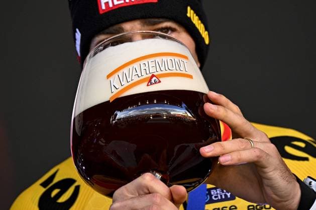 Bilder des Jahres 2023, Sport 03 März Sport Themen der Woche KW12 Sport Bilder des Tages Belgian Wout van Aert of Team Jumbo-Visma celebrates on the podium after winning the E3 Saxo Bank Classic one day cycling race, 204,1km from and to Harelbeke, Friday 24 March 2023. JASPERxJACOBS  x63610753x