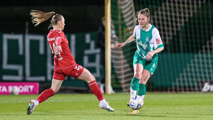 f l Weronika Zawistowska 1 FC Köln, 24 and Reena Wichmann SV Werder Bremen, 6 in duel, duel, dynamic, action, game scene, THE DFB DIRECTIVES PROHIBIT ANY USE OF PHOTOGRAPHS AS IMAGE SEQUENCES AND OR QUASI VIDEO , 24 03 2023, Bremen Germany , Football, Flyeralarm Womens Bundesliga, SV Werder Bremen 1 FC Cologne xobx