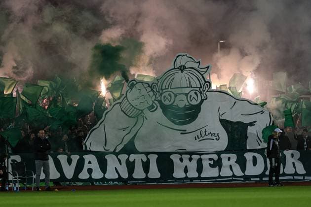 v li the SV Werder Bremen fans show choreo, crowd choreography, fans, audience, spectators, atmosphere, stadium, bengalo, bengalos, pyro, pyrotechnics, fireworks, THE DFB REGULATIONS PROHIBIT ANY USE OF PHOTOGRAPHS AS IMAGE SEQUENCES AND OR QUASI VIDEO , 24 03 2023, Bremen Germany , Football, Flyeralarm Womens Bundesliga, SV Werder Bremen 1 FC Köln xobx