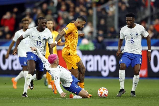 SAINT-DENIS - (lr) Ibrahima Konate of France, Antoine Griezmann of France, Memphis Depay of Holland, Aurelien Tchouameni of France during the UEFA EURO, EM, Europameisterschaft,Fussball 2024 qualifying match between France and Netherlands at Stade de France on March 24, 2023 in Saint-Denis, France. ANP MAURICE VAN STONE UEFA EURO 2024 Qualifying Round 2022 2023 xVIxANPxSportx xxANPxIVx 465704341 originalFilename: 465704341.jpg