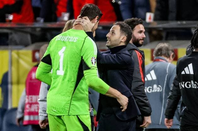 Belgium s goalkeeper Thibaut Courtois and Belgium s head coach Domenico Tedesco pictured during a soccer game between the Swedish national team, Nationalteam and Belgium s Red Devils, at the Friends Arena, in Solna, Sweden, Friday 24 March 2023, the first (out of 8) Euro 2024 qualification match. VIRGINIExLEFOUR  x63627438x