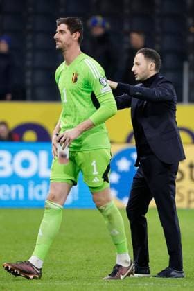 STOCKHOLM, SWEDEN - MARCH 24 : Courtois Thibaut goalkeeper of Belgium and Tedesco Domenico head coach of Belgian Team celebrate the win during the Euro 2024 Qualifying Match Group F match between Sweden and Belgium on March 24, 2023 in Stockholm, Sweden, 24 03 2023 ( Sweden v Belgium Euro 2024 Qualifying Match PhotoNews Panoramic 