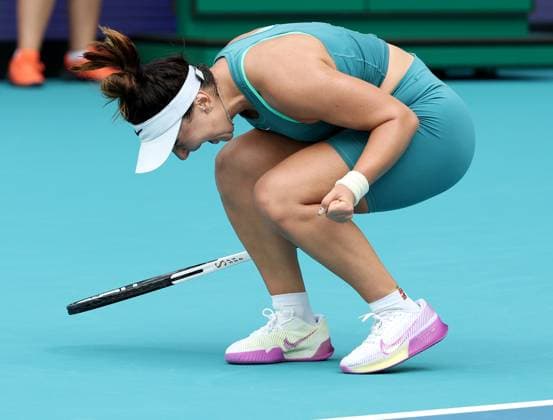 March 24, 2023, Miami Gardens, Florida, United States Of America: MIAMI GARDENS, FLORIDA - MARCH 24: Bianca Andreescu of Canada defeats Maria Sakkari of Greece in their second round match at Hard Rock Stadium on March 24, 2023 in Miami Gardens, Florida....People: Bianca Andreescu Miami Gardens United States Of America - ZUMAs214 20230324_zda_s214_125 Copyright: xSMGx