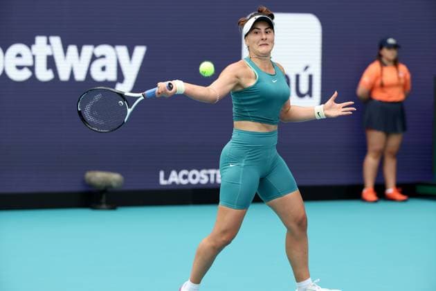 March 24, 2023, Miami Gardens, Florida, United States Of America: MIAMI GARDENS, FLORIDA - MARCH 24: Bianca Andreescu of Canada defeats Maria Sakkari of Greece in their second round match at Hard Rock Stadium on March 24, 2023 in Miami Gardens, Florida....People: Bianca Andreescu Miami Gardens United States Of America - ZUMAs214 20230324_zda_s214_136 Copyright: xSMGx
