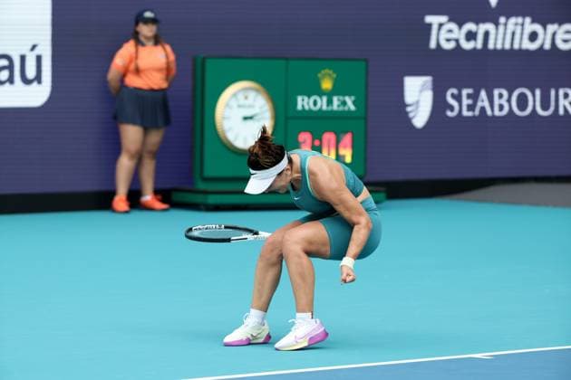 March 24, 2023, Miami Gardens, Florida, United States Of America: MIAMI GARDENS, FLORIDA - MARCH 24: Bianca Andreescu of Canada defeats Maria Sakkari of Greece in their second round match at Hard Rock Stadium on March 24, 2023 in Miami Gardens, Florida....People: Bianca Andreescu Miami Gardens United States Of America - ZUMAs214 20230324_zda_s214_142 Copyright: xSMGx