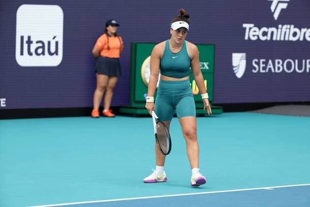 March 24, 2023, Miami Gardens, Florida, United States Of America: MIAMI GARDENS, FLORIDA - MARCH 24: Bianca Andreescu of Canada defeats Maria Sakkari of Greece in their second round match at Hard Rock Stadium on March 24, 2023 in Miami Gardens, Florida....People: Bianca Andreescu Miami Gardens United States Of America - ZUMAs214 20230324_zda_s214_145 Copyright: xSMGx