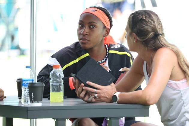 March 24, 2023, Miami Gardens, Florida, United States Of America: MIAMI GARDENS, FLORIDA - MARCH 24: Coco Gauff seen crocheting at Hard Rock Stadium on March 24, 2023 in Miami Gardens, Florida....People: Coco Gauff Miami Gardens United States Of America - ZUMAs214 20230324_zda_s214_313 Copyright: xSMGx