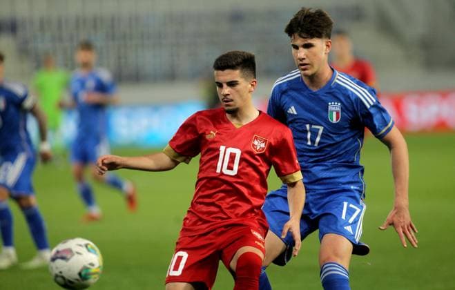 24.03.2023 Backa Topola Serbia-Italy U21, U 21 Under 21 International Friendly, Länderspiel, Nationalmannschaft men s football Igor Miladinovic(C) Serbia,(R) Cesare Casadei (R) Italy :