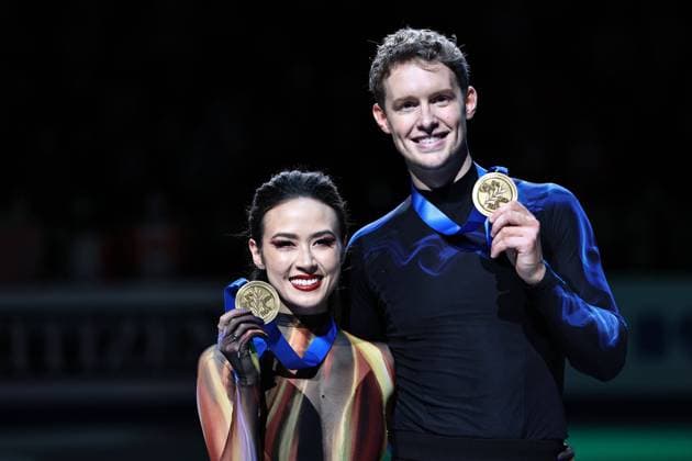 Bilder des Jahres 2023, Sport 03 März Sport Themen der Woche KW12 Sport Bilder des Tages Madison Chok and Evan Bates, USA, after ice dance free dance at 2023 Figure skating, Eiskunstlauf world championships in Saitama; 25 03 2023 - *** Madison Chok and Evan Bates, USA, after ice dance free dance at 2023 figure skating world championships in Saitama 25 03 2023 