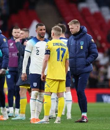 London, England, 26th March 2023. Kyle Walker of England speaks to Oleksandr Zinchenko of Ukraine at the final whistle during the UEFA European Championship, EM, Europameisterschaft Qualifying match at Wembley Stadium, London. Picture credit should read: David Klein Sportimage EDITORIAL USE ONLY. No use with unauthorised audio, video, data, fixture lists, club league logos or live services. Online in-match use limited to 120 images, no video emulation. No use in betting, games or single club league player publications. SPI-2324-0052