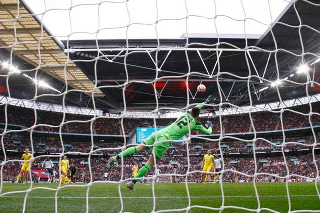 England v Ukraine UEFA EURO, EM, Europameisterschaft,Fussball 2024 Qualifiers Bukayo Saka of England scores his sides 2nd goal during the UEFA Euro 2024 Qualifiers Group C match at Wembley Stadium, London Content Not Available For UK Newspapers Copyright: xPaulxChestertonx FIL-18299-0075 UK Newspapers OUT