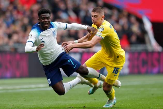 England v Ukraine UEFA EURO, EM, Europameisterschaft,Fussball 2024 Qualifiers Bukayo Saka of England is fouled by Vitaliy Mykolenko of Ukraine during the UEFA Euro 2024 Qualifiers Group C match at Wembley Stadium, London Content Not Available For UK Newspapers Copyright: xPaulxChestertonx FIL-18299-0149 UK Newspapers OUT