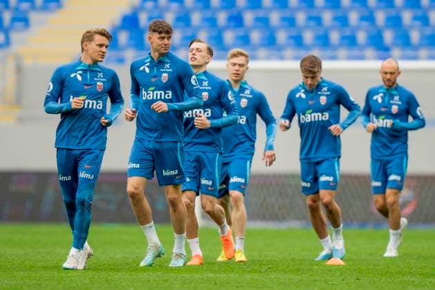 Football, training with the Norwegian mens national team Batumi, Georgia 20230327 Martin odegaard, Jorgen Strand Larsen, Marcus Holmgren Pedersen, Ola Brynhildsen, Fredrik Andr? Bjorkan and Fredrik Aursnes during a training session with the mens national football team for the EC qualifying matches in football against Georgia Photo Fredrik Varfjell NTB Batumi Georgia EDITORIAL USE ONLY RESTRICTED USE FOR BETTING COMPANIES  Copyright: xFredrikxVarfjellx xNTBx