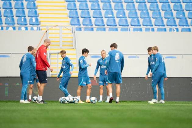 Football, training with the Norwegian mens national team Batumi, Georgia 20230327 Martin odegaard, Hugo Vetlesen, Leo Skiri ostigard, Sander Berge, Jorgen Strand Larsen and Kristian Thorstvedt during a training session with the mens national football team for the European Championship qualifying matches in football against Georgia Photo Fredrik Varfjell NTB Batumi Georgia EDITORIAL USE ONLY RESTRICTED USE FOR BETTING COMPANIES  Copyright: xFredrikxVarfjellx xNTBx