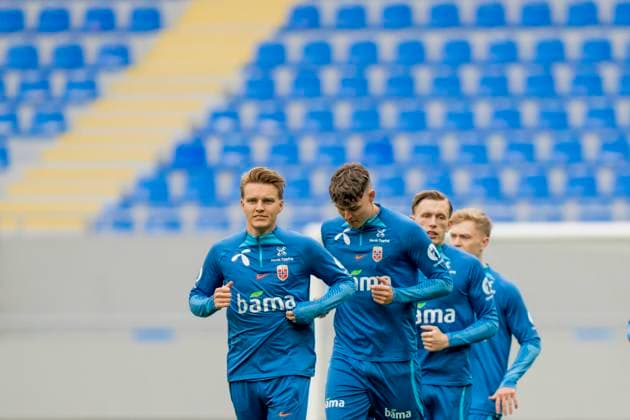 Football, training with the Norwegian mens national team Batumi, Georgia 20230327 Martin odegaard, Jorgen Strand Larsen, Marcus Holmgren Pedersen, Ola Brynhildsen, Fredrik Andr? Bjorkan and Fredrik Aursnes during a training session with the mens national football team for the EC qualifying matches in football against Georgia Photo Fredrik Varfjell NTB Batumi Georgia EDITORIAL USE ONLY RESTRICTED USE FOR BETTING COMPANIES  Copyright: xFredrikxVarfjellx xNTBx