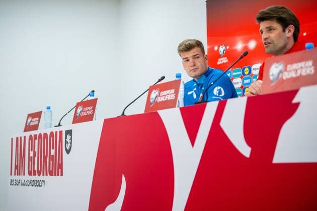 230327 Alexander Sorloth and Morten Morisbak Skjonsberg, press officer of the Norwegian national football team, during a press conference on March 27, 2023 in Batumi Photo Vegard Grott BILDBYRAN code VG VG0430 bbeng fotball football soccer fotboll uefa euro 2024 em qualification em kvalik press conference press conference norway,  Copyright: VEGARDxGRoTT BB230327VG036