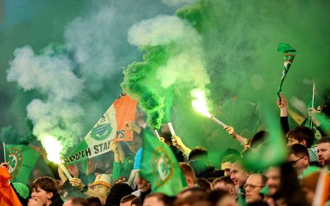 Sport Bilder des Tages UEFA EURO, EM, Europameisterschaft,Fussball 2024 Qualifying Round Group B, Aviva Stadium, Dublin 27 3 2023 Republic of Ireland vs France Ireland fans ahead of the game Ireland fans ahead of the game 27 3 2023  Copyright: x INPHO JamesxCrombiex JFD11674