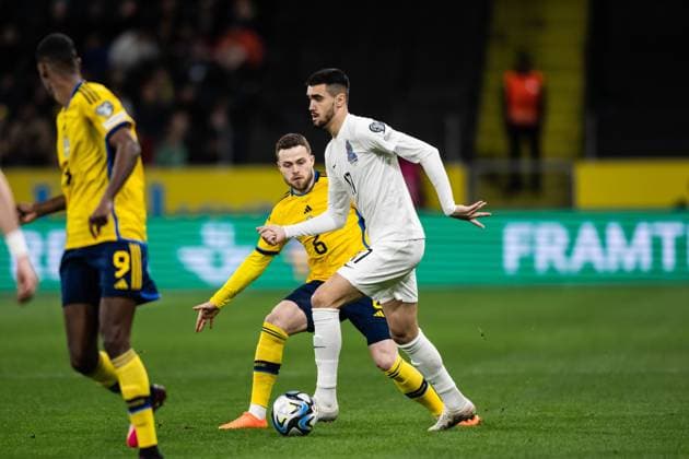 230327 Gabriel Gudmundsson of Sweden during the UEFA Euro Qualifier football match between Sweden and Azerbaijan on March 27, 2023 in Stockholm Photo Maxim Thore BILDBYRAN code MT JZ0347 bbeng football soccer fotbol fotball uefa euro qualifier landskamp emkval em kvaliking em kvalik sweden sweden a sweden azerbajdzjan,  Copyright: MAXIMxTHORE BB230327MT018