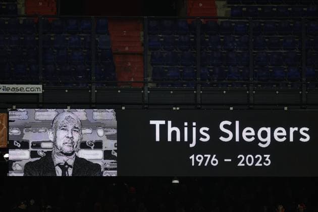 ROTTERDAM - Minute of silence for Thijs Slegers during the UEFA European Championship, EM, Europameisterschaft qualifying match between the Netherlands and Gibraltar at Feyenoord Stadion de Kuip on March 27, 2023 in Rotterdam, Netherlands. ANP MAURICE VAN STONE UEFA EURO, EM, Europameisterschaft,Fussball 2024 Qualifying Round 2022 2023 xVIxANPxSportx xxANPxIVx 465879108 originalFilename: 465879108.jpg