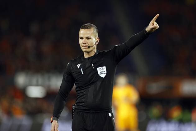 ROTTERDAM - referee Morten Krogh. during the UEFA European Championship, EM, Europameisterschaft qualifying match between the Netherlands and Gibraltar at Feyenoord Stadion de Kuip on March 27, 2023 in Rotterdam, Netherlands. ANP PIETER STAM DE JONGE UEFA EURO, EM, Europameisterschaft,Fussball 2024 Qualifying Round 2022 2023 xVIxANPxSportx xxANPxIVx 465879380 originalFilename: 465879380.jpg