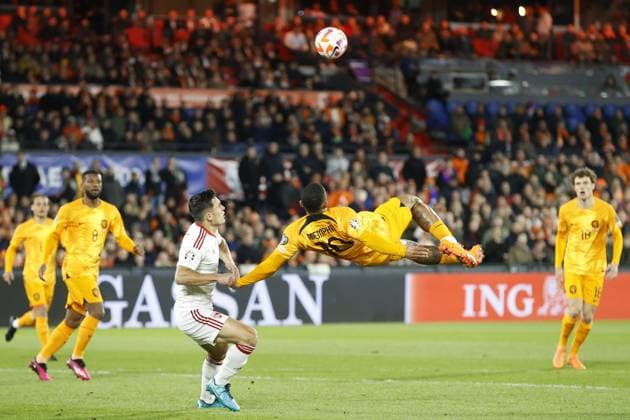 ROTTERDAM , 27-03-2023 , Stadion de Kuip , UEFA Qualification EURO 2024 , season 2022 2023 , match between Netherlands and Gibraltar , Netherlands player Memphis Depay Netherlands - Gibraltar  x20346373x Copyright:
