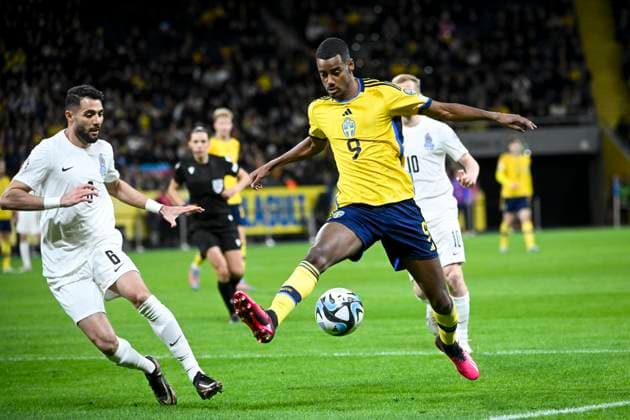 STOCKHOLM 20230327 Swedens Alexander Isak th and Azerbaijans Hojjat Haggverdi tv during Mondays European Championship qualifying football match between Sweden and Azerbaijan at Friends Arena STOCKHOLM SWEDEN x10080x,  Copyright: xFredrikxSandberg TTx EM-KVAL SVERIGE-AZERBAJDZJAN
