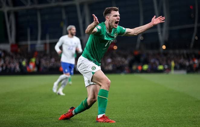 Sport Themen der Woche KW13 Sport Bilder des Tages UEFA EURO, EM, Europameisterschaft,Fussball 2024 Qualifying Round Group B, Aviva Stadium, Dublin 27 3 2023 Republic of Ireland vs France Ireland™s Jayson Molumby encourages the Irish fans Jayson Molumby encourages the Irish fans 27 3 2023  Copyright: x INPHO JamesxCrombiex AD5I0115_1