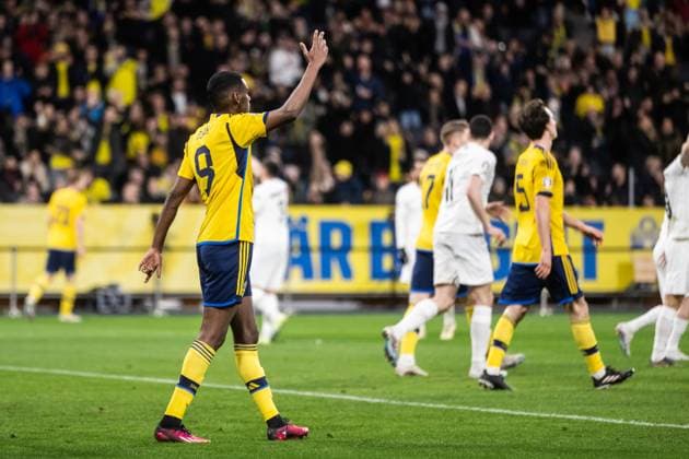 230327 Alexander Isak of Sweden looks dejected after scoring a goal that is later ruled as offside during the UEFA Euro Qualifier football match between Sweden and Azerbaijan on March 27, 2023 in Stockholm Photo Maxim Thore BILDBYRAN code MT JZ0347 bbeng football soccer fotbol fotball uefa euro qualifier international competition emqual em qualification em qualik sweden sweden a sweden azerbaijan,  Copyright: MAXIMxTHORE BB230327MT033