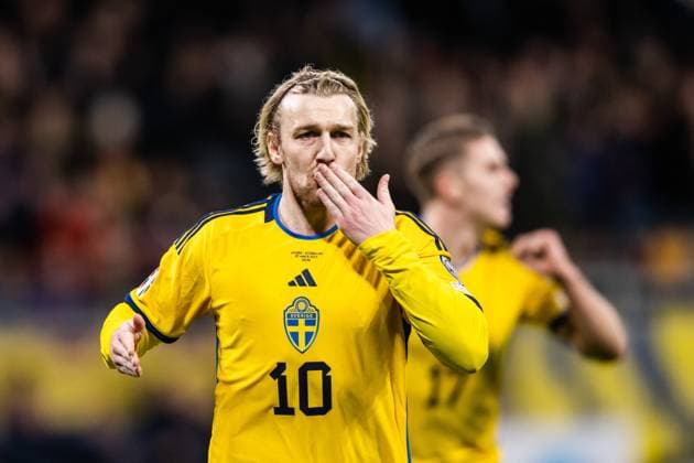 230327 Emil Forsberg of Sweden celebrates scoring 1 0 during the UEFA Euro Qualifier football match between Sweden and Azerbaijan on March 27, 2023 in Stockholm Photo Maxim Thore BILDBYRAN code MT JZ0347 bbeng football soccer fotbol fotball uefa euro qualifier landskamp emkval em kvaliking em kvalik sweden sweden a sweden azerbaijan jubel,  Copyright: MAXIMxTHORE BB230327MT035
