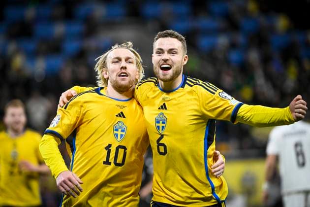 STOCKHOLM 20230327 Swedens Emil Forsberg tv celebrates with Gabriel Gudmundsson after his 1 0 goal during Mondays European Championship qualifying football match between Sweden and Azerbaijan at Friends Arena STOCKHOLM SWEDEN x10080x,  Copyright: xFredrikxSandberg TTx EM-KVAL SVERIGE-AZERBAJDZJAN