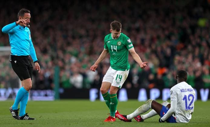 UEFA EURO, EM, Europameisterschaft,Fussball 2024 Qualifying Round Group B, Aviva Stadium, Dublin 27 3 2023 Republic of Ireland vs France Ireland s Jayson Molumby with Randal Kolo Muani of France Jayson Molumby with Randal Kolo Muani 27 3 2023  Copyright: x INPHO RyanxByrnex RB1_7173