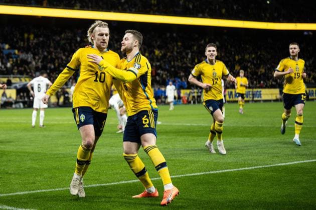 230327 Emil Forsberg and Gabriel Gudmundsson of Sweden celebrate after 1 0 during the UEFA Euro Qualifier football match between Sweden and Azerbaijan on March 27, 2023 in Stockholm Photo Maxim Thore BILDBYRAN code MT JZ0347 bbeng football soccer fottoll fotball uefa euro qualifier landskamp emkval em kvalifisering em quality sweden sweden a sweden azerbaijan,  Copyright: MAXIMxTHORE BB230327MT048